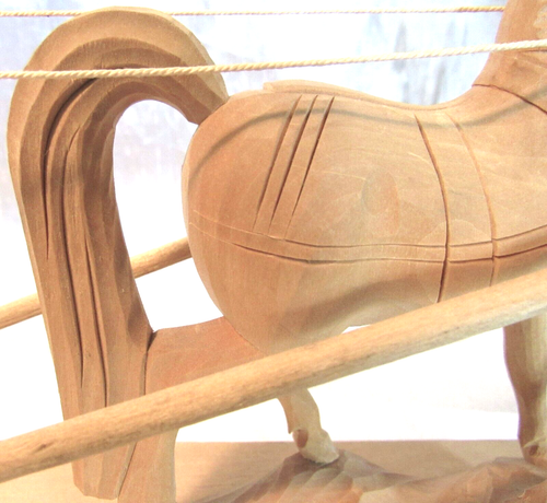 Slitta cavallo vintage russa in legno intagliato a mano 11" x 2-3/4" Russia con etichetta - Foto 6 di 17