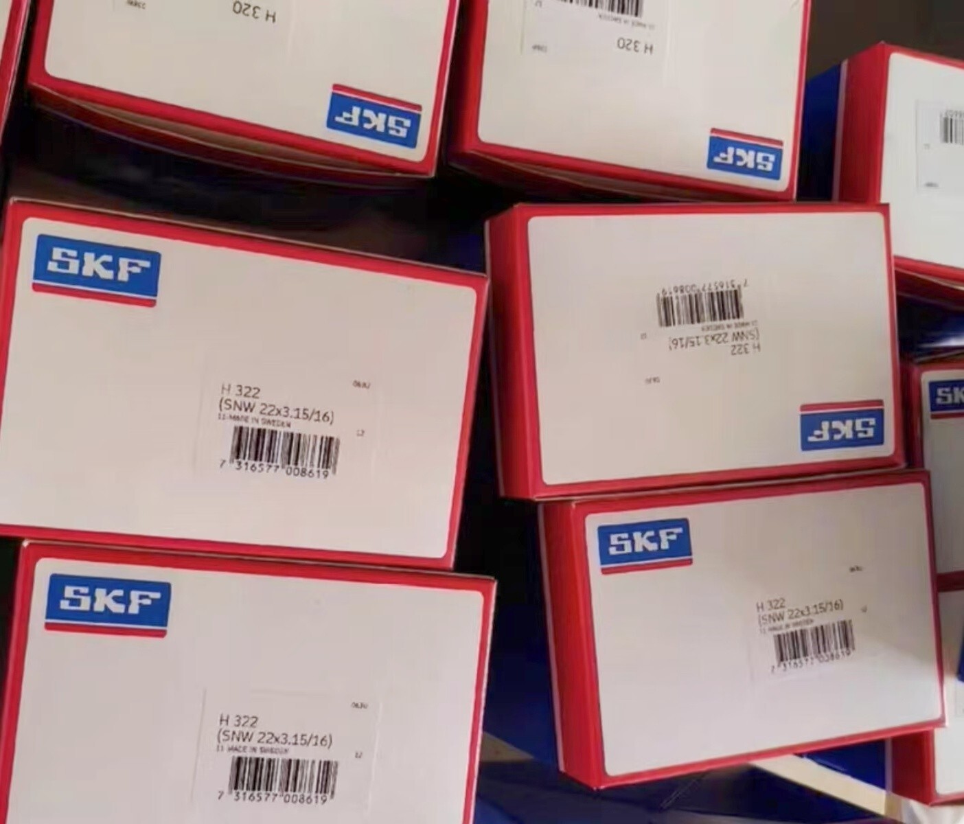 NEW SKF H 322 tightening sleeve assembly with locking nut and locking washer