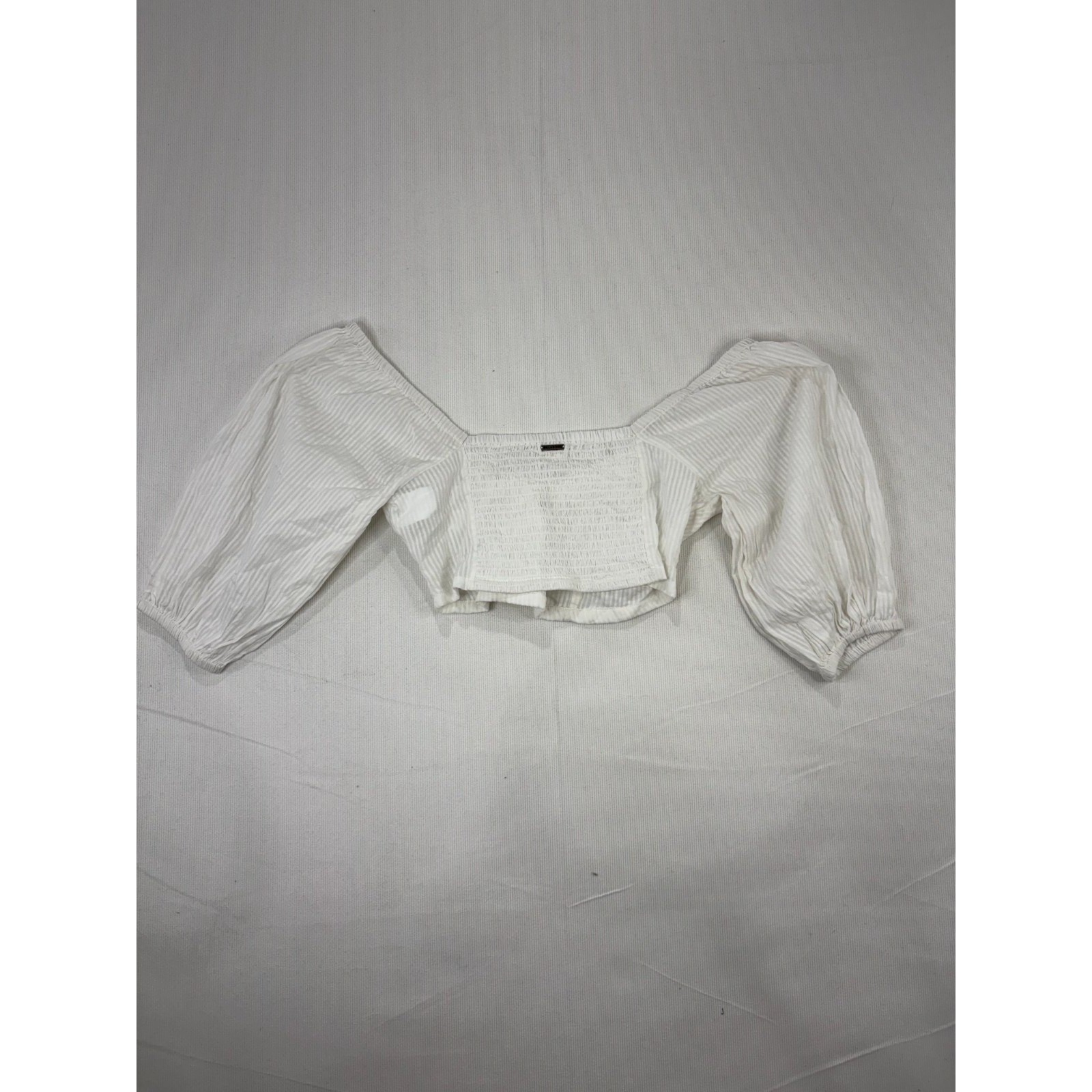 Billabong Crop Top Womens Medium White Textured Smocked Puff Sleeves Twist Front image 2