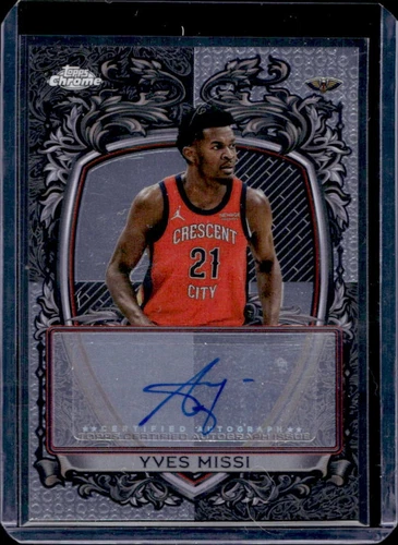 2025 Topps Chrome Yves Missi Signature Style (RAW)