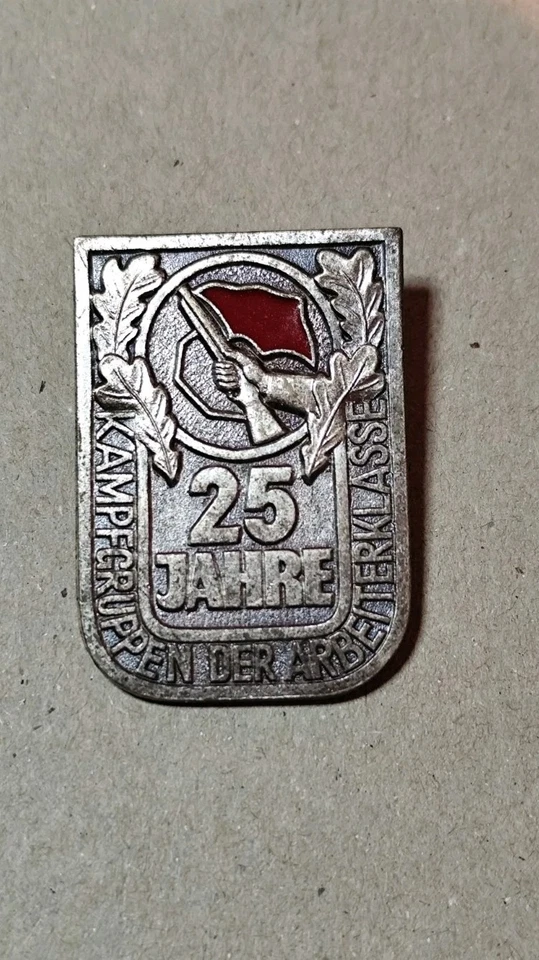 DDR - Abzeichen - "Kampfgruppen" - 25 Jahre Kampfgruppen - Bild 1 von 1