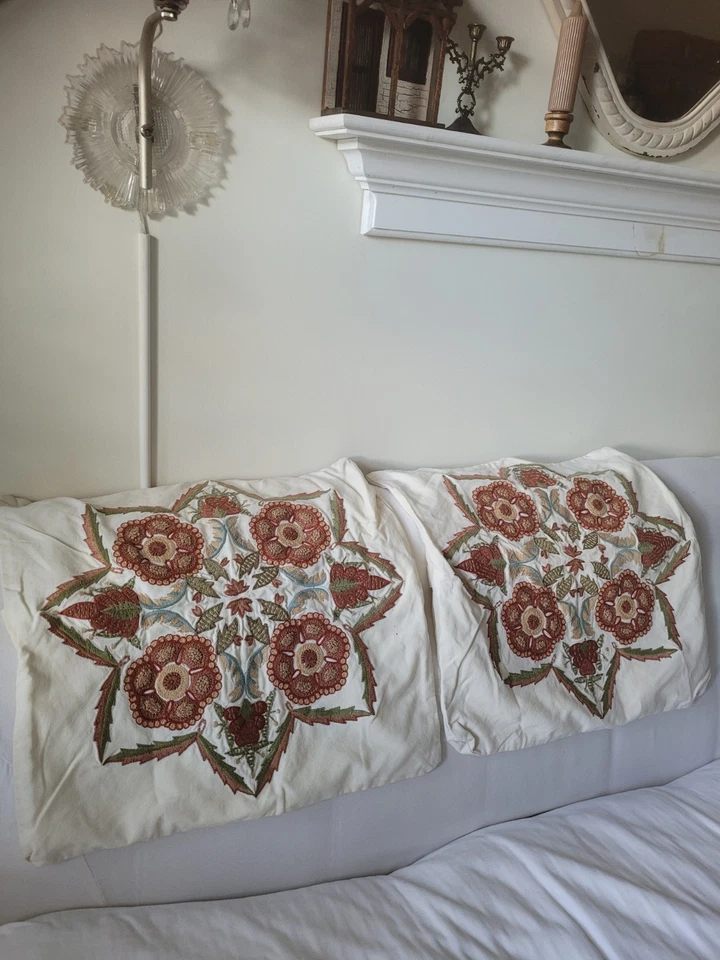 POTTERY BARN MEDALLION FLORAL CREWEL ACCENT PILLOW COVER PAIR 20”x20” - Image 3 of 4