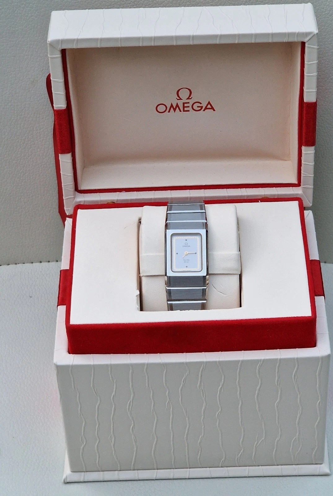Omega — 1980s Omega De Ville Design Quartz Cal 1387 intergral Bracelet Boxed,working