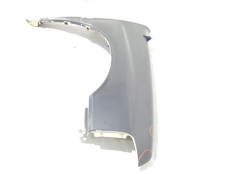 Guardabarros delantero derecho tiene pequeños daños OEM 1991 1992 camioneta Isuzu Foto 4 de 4