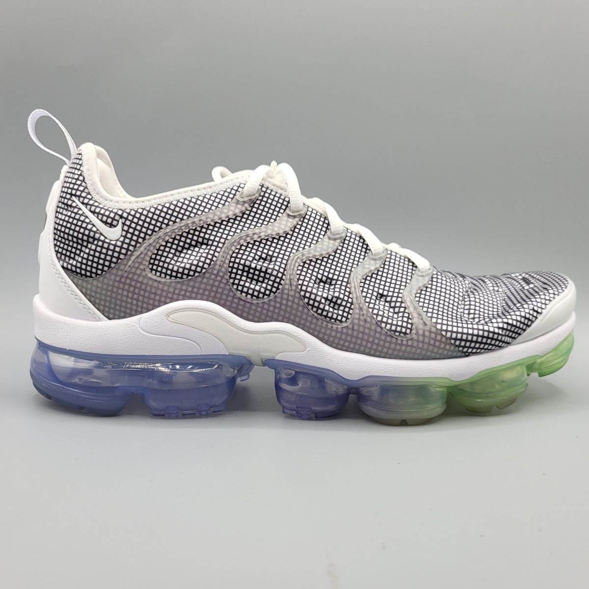 Nike Air VaporMax Plus \'Aluminum\' Nike Air VaporMax Plus - Black / Aluminum – Kith main image 4