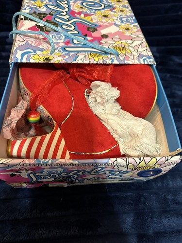 Irregular Choice 43 8.5 9 Rojo Verano Bayas Navidad Bastón de Caramelo Tacones Zapatos - Imagen 8 de 10