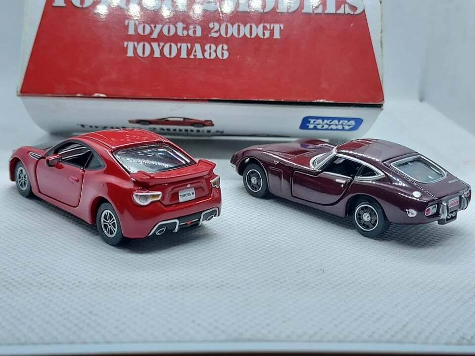 Tomica Limited Toyota 2 Models Toyota 2000gt and Toyota 86 Tomica Limited Toyota 2 Models Toyota 2000gt and Toyota 86