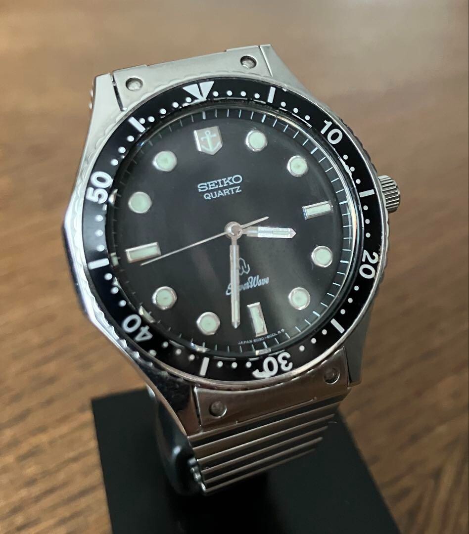 Seiko Silver Wave Quartz Diver Watch High Quality Collectible