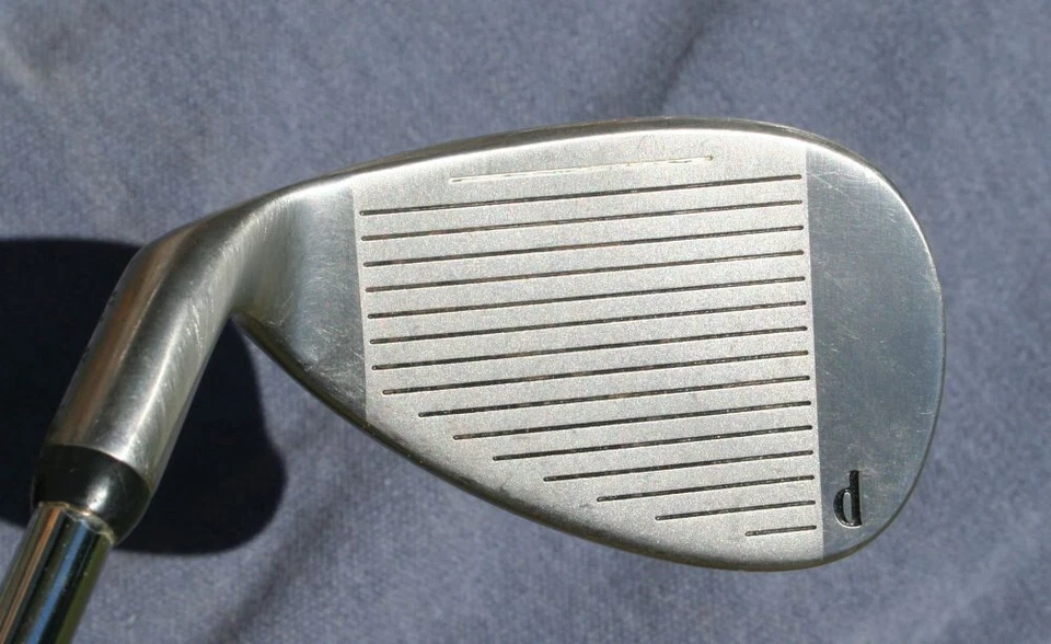 Cuña de lanzamiento para damas Acer XDS2 PW con eje de acero Foto 2 de 3