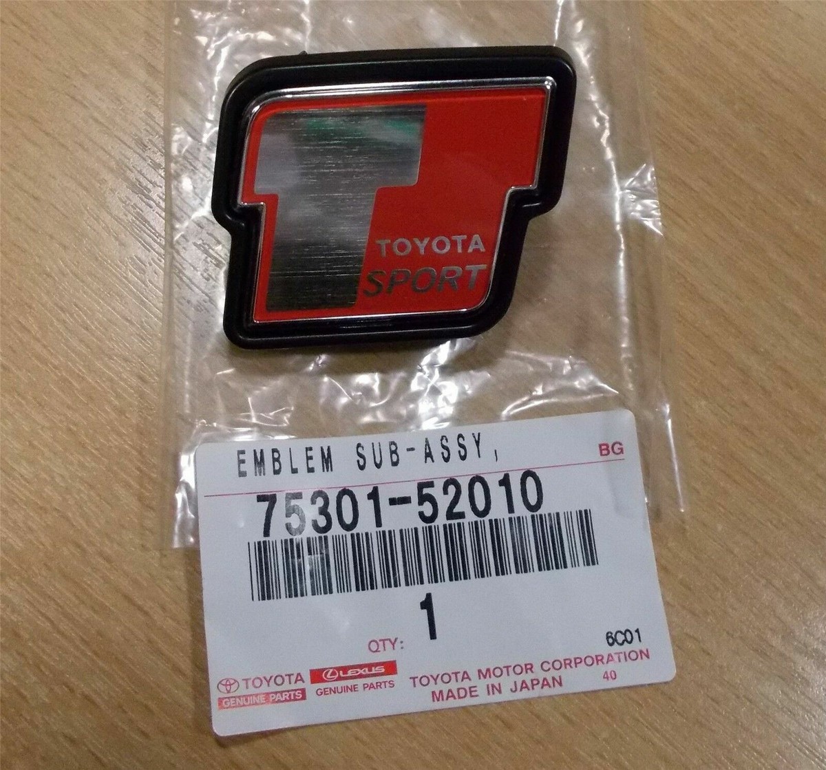 Genuine Toyota Yaris T Sport Front Emblem – 75301-52010 – 2001-2003 Phase 1-1138221