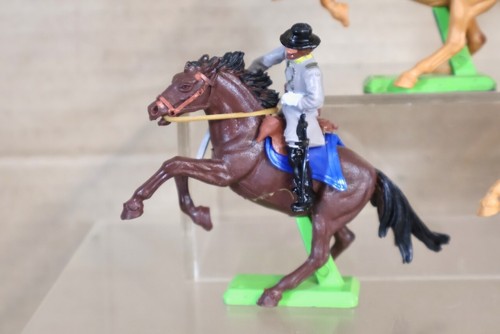 BRITAINS DEETAIL 5 x AMERCIAN CIVIL WAR MOUNTED CONFEDERATE SOLDIERS ol - Picture 4 of 10