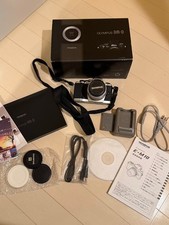 Olympus OM-D E-M10 Mirrorless Camera with M.ZUIKO 25mm f/1.8 Prime Lens Set