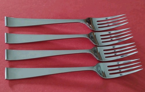 4 FORCHETTE DA PRANZO Lyon NEW CHARM inox 7 1/2" International Old Mark spedizione gratuita - Foto 4 di 11