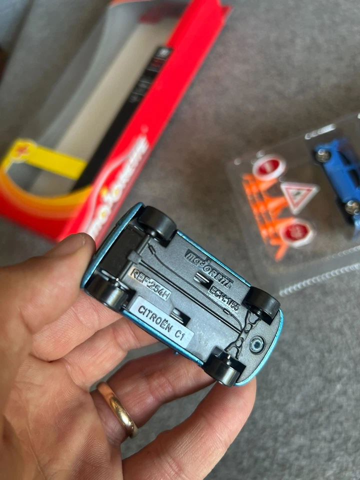 MAJORETTE PLAYSET FORD FOCUS CITROEN C1 MERCEDES SLK CLASSE A RENAULT TWINGO - Immagine 4 di 4