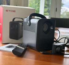 Portable Smart Projector ETOE model: A1172 New in box