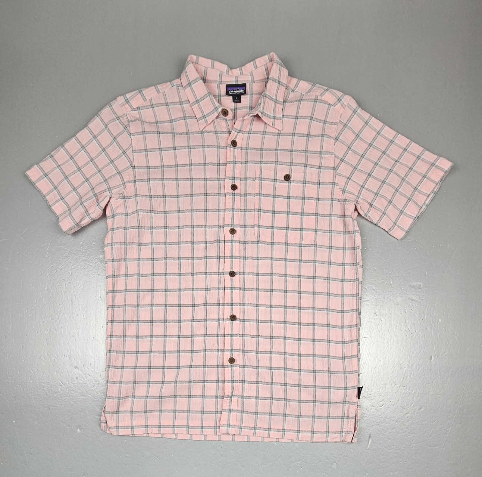 Patagonia Button Up Shirt Mens Medium. Pink Plaid Crinkle Organic Cotton