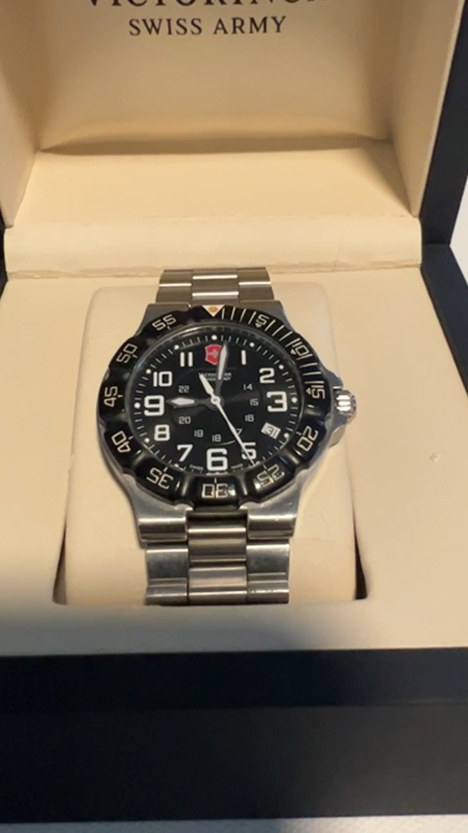Victorinox Swiss Army Men Summit XLT Silver Tone Quartz Analog