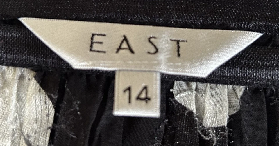 East Ladies Polka Dot Skirt Size 14 Lined and with Elasticated Waistband Used - Image 2 of 2