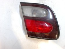 LINKES RÜCKLEUCHTE IN DER TÜR / 60075 FÜR NISSAN ALMERA I HATCHBACK N15 1.4