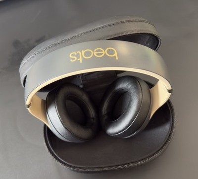 Beats by Dr. Dre Studio3 Bluetooth Over-Ear Kopfhörer / Neue Ohrpolster!!!