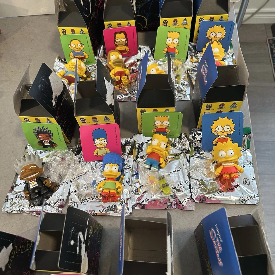 Kidrobot x Los Simpson Serie 1 - Estuche de 24 - 3" Caja Ciega Figuras Vinilo Foto 3 de 4