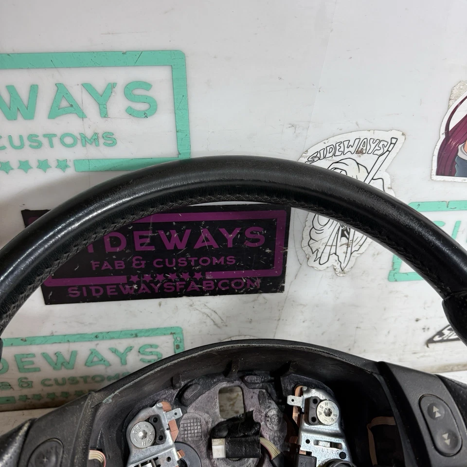 03-08 Volante Maserati Quattroporte Cuero Negro M139 Foto 2 de 4