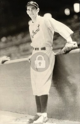IZZY GOLDSTEIN 1932 Detroit Tigers George Burke RPPC Photo Postcard COPY