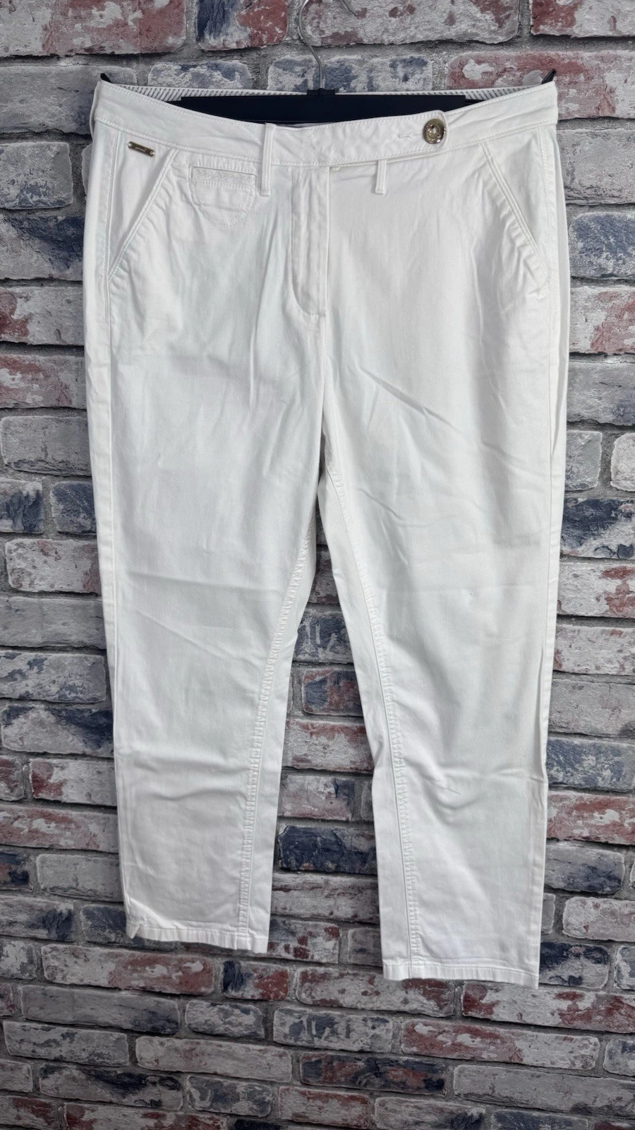 M&S Per Una Women’s White Straight Leg Crop Cotton Blend Trousers Size UK 12
Opens in a new window o