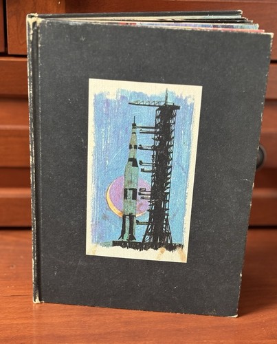 VTG Astronauts on the Moon Hallmark Pop UP BOOK Space Apollo 1970s Singapore A+