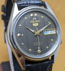 Rare vintage Seiko 5 automatic day date movement number 7s26A japan made men's w