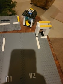 LEGO City: Police Headquarters (7744) INCOMPLETE - BOX IS INCLUDED No Manual