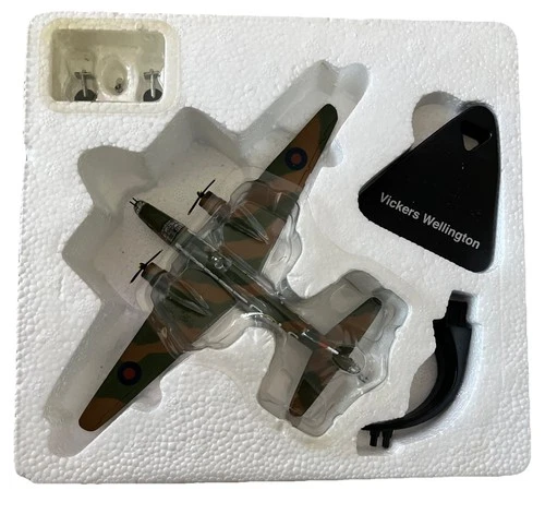 Stunning Vickers Wellington RAF WW2 Bomber - In Original Packaging - Xmas Gift