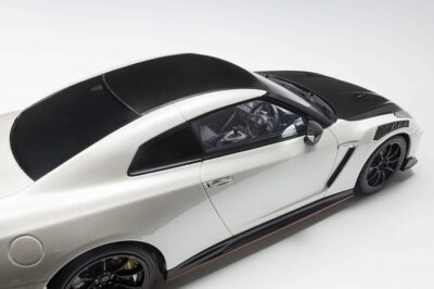 Kyosho Samurai 1/18 Nissan GT-R Nismo 2024 Special Edition White