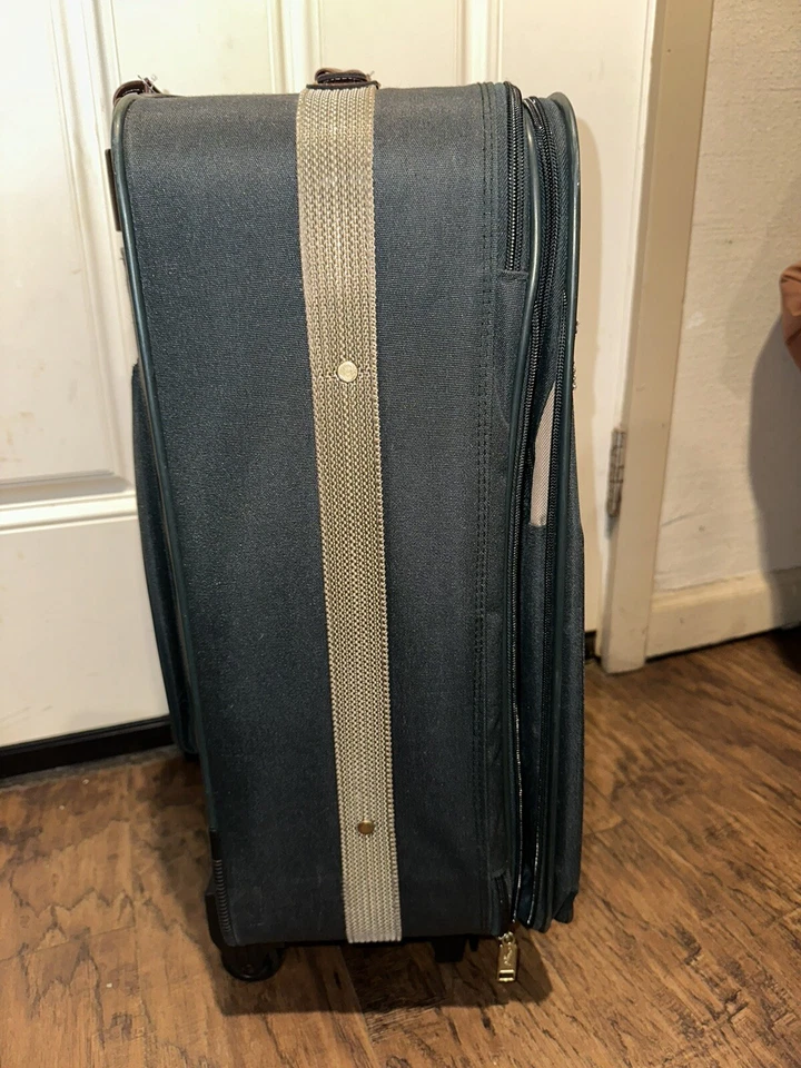 Rare Olympia Elegance Travel Plus Suitcase Carry on 18X13X9 with wheels Green  - Image 2 of 4