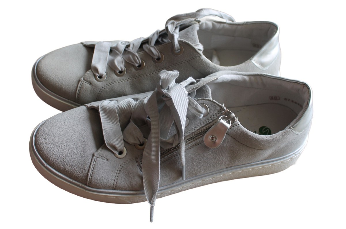 NWOT Remonte Suede Cream Ivory Size 40 US SZ Sneakers