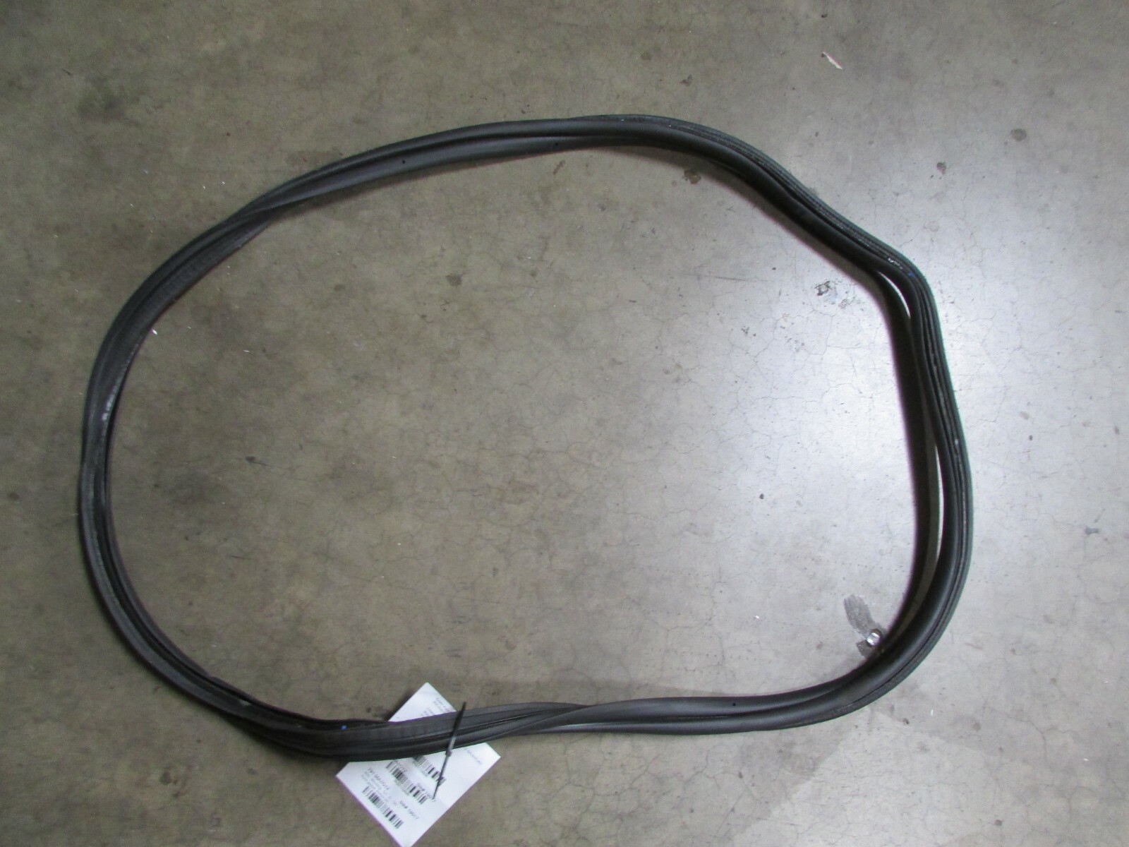 Maserati GranCabrio, Trunk Gasket, Used, P/N 83439100