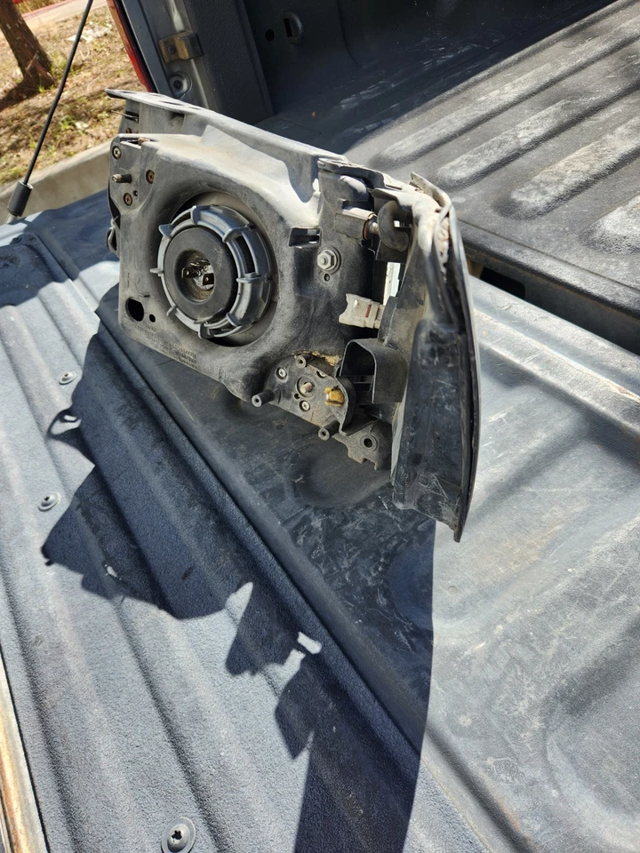 A5 90-94 LEXUS LS400 PASSENGER RIGHT FULL HEADLIGHT LAMP ASSEMBLY OEM 228-74984  - Image 4 of 4