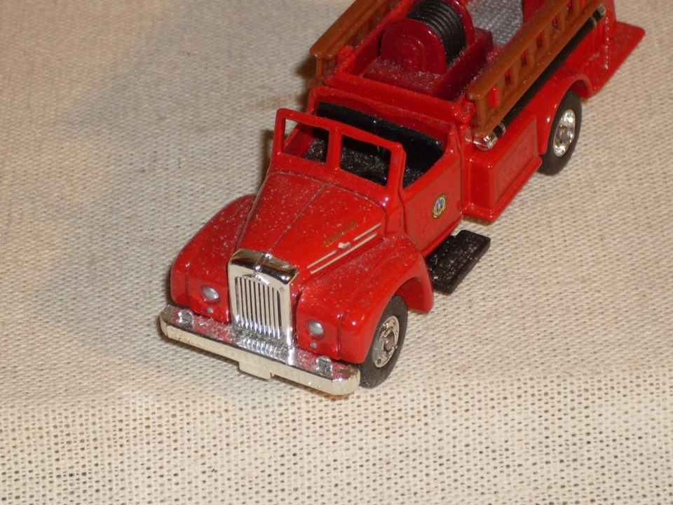 Corgi 1953 Mack B Open Pumper Diecast Fire Engine # CS90055, Lexington FD - Image 4 of 4