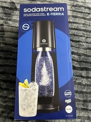  NEW  SodaStream E-TERRA Sparkling Water Maker with CO2 and Carbonating Bottle