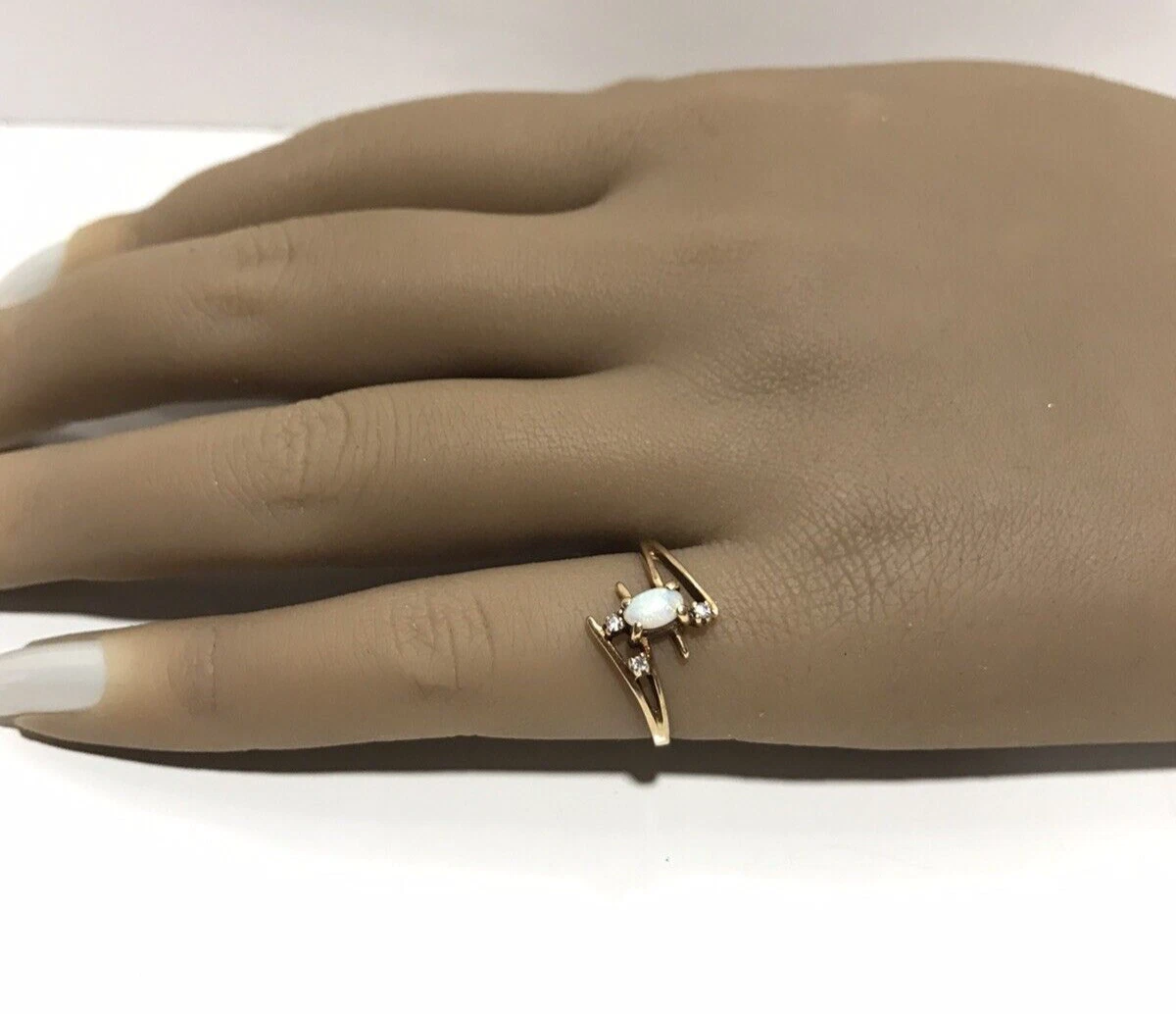Vintage 10KP Plumb Yellow Gold Opal and Diamond Ring Size 5.5