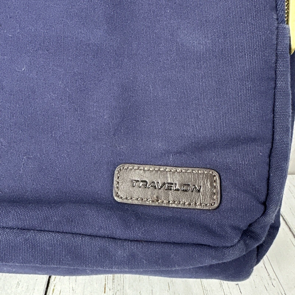 Mochila delgada Travelon antirrobo Courier - Lona azul marino - Cremalleras de bloqueo Foto 2 de 4