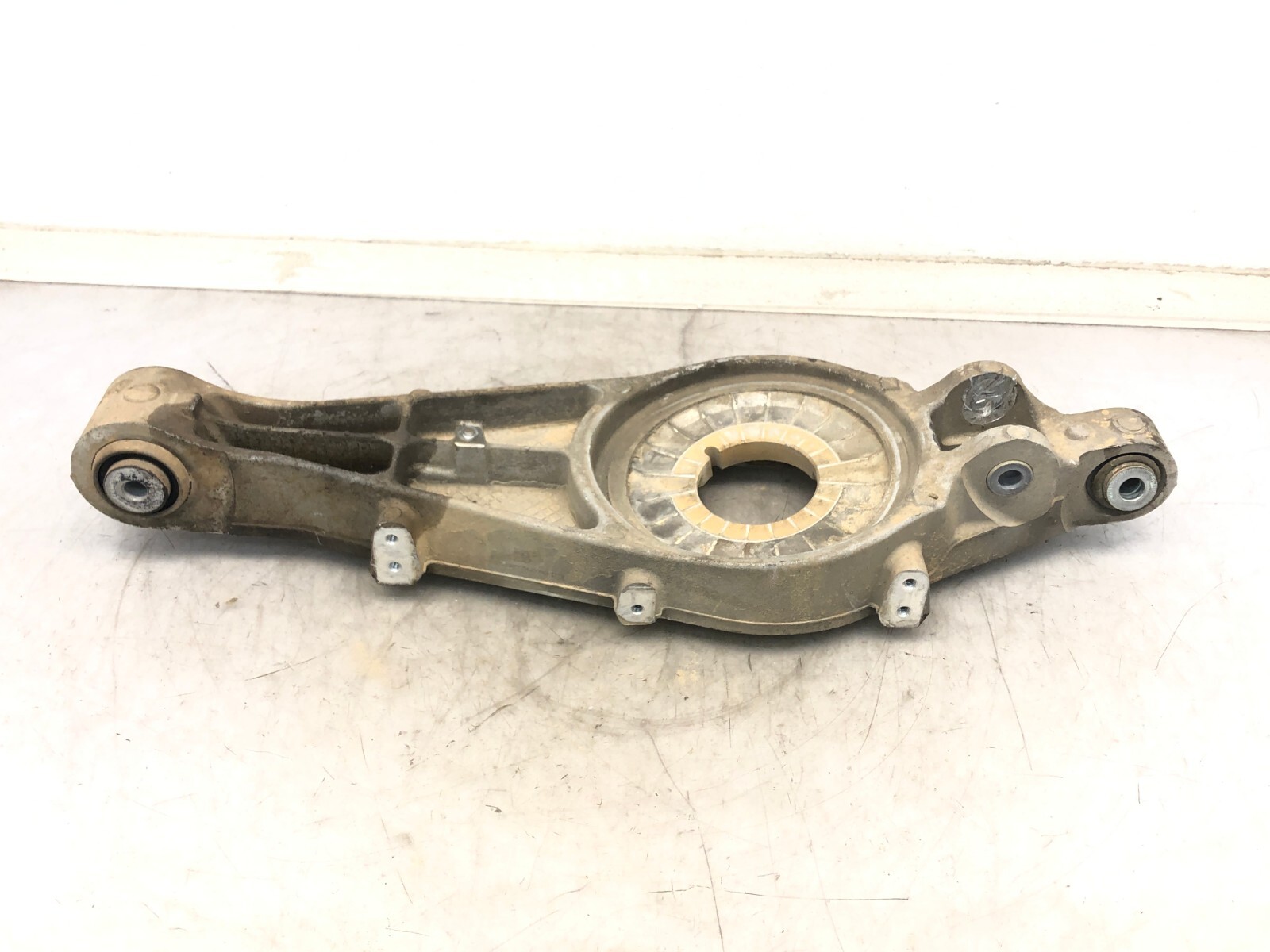2017-2020 MASERATI LEVANTE RIGHT PASSENGER REAR LOWER CONTROL ARM OEM