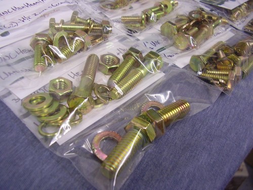 Ford Kent Crossflow H/T ZINC & COLOUR Plated Full Engine Bolt, Nut & Washer Kit - Picture 2 of 12