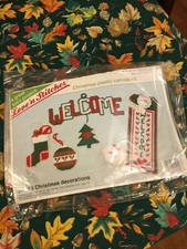 Love N Stitches Christmas Craft Decorations Plastic Canvas Kit Makes 5 NEW vinta
