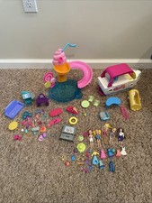 Mattel Polly Pocket Lote Años 2000 5 Muñecas Yate Piscina Cumpleaños Accesorios Lote 60+ Piezas