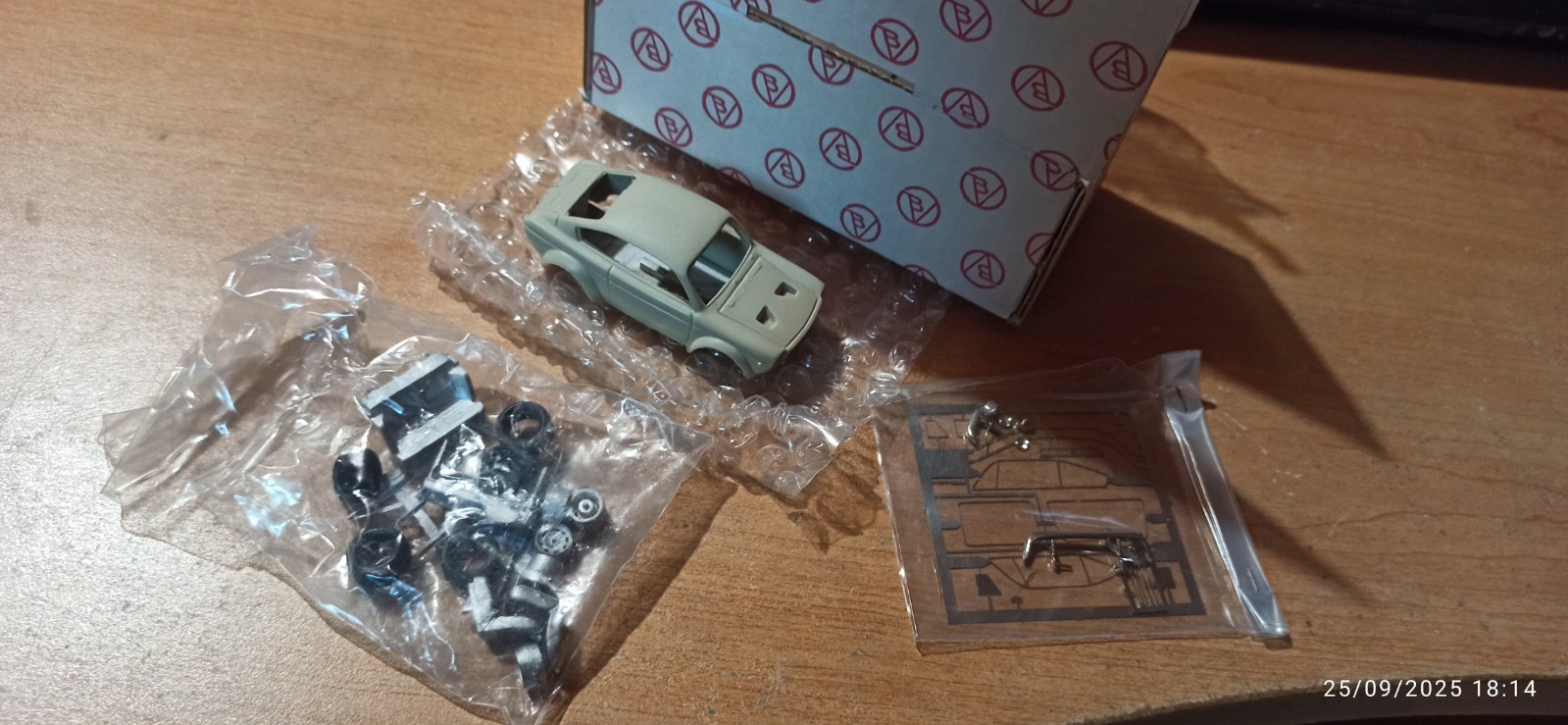Maquette Fiat Abarth 850 OT 2000 1/43 Barnini cadeau pour collectionneur