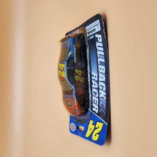 Vintage NASCAR #24 DuPont Pullback Racer Car Jeff Gordon 2005 1:43 Diecast Toy N - Picture 5 of 7