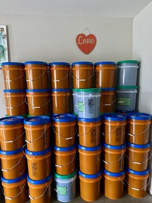 5 Gallons Liquids Detergent, Green, Orange, Tide