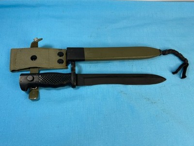 Spanish M64 Fighting Knife Bayonet & Scabbard NICE Lot 835