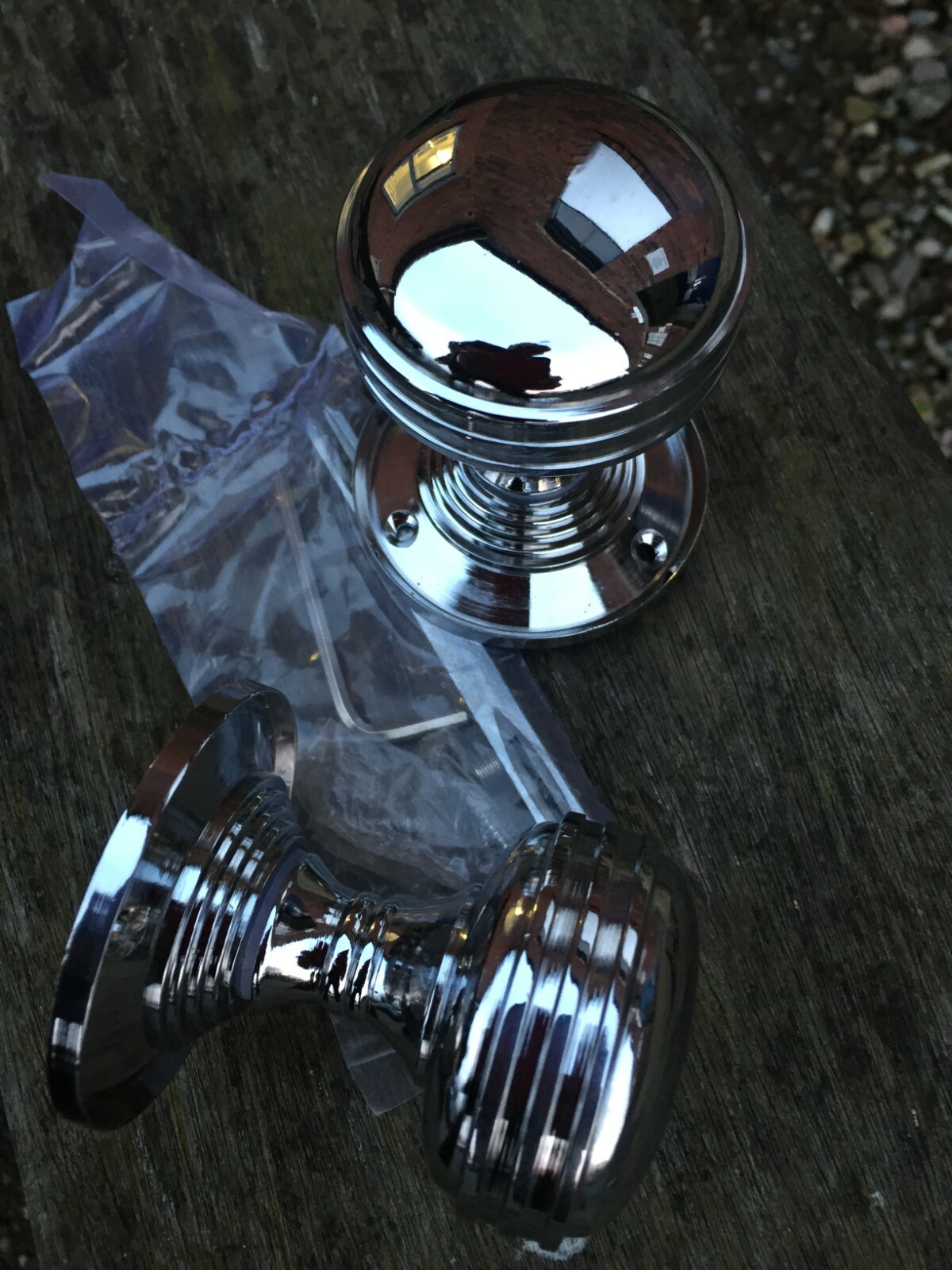 POLISHED CHROME REEDED MORTICE DOOR KNOBS SPRUNG SETS